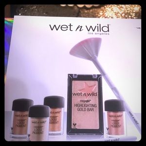 Wet and Wild Megaglow Set Brand New
